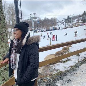 Meet your Posher, Ching